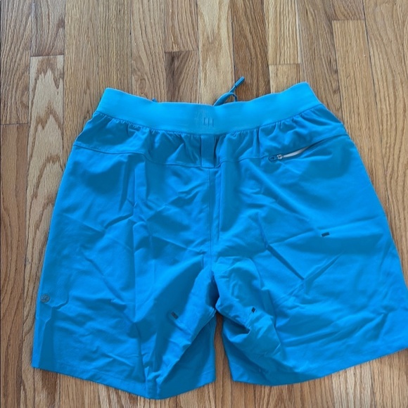 Lululemon M License to Train linerless turquoise Blue Athletic Shorts great cond - Picture 2 of 8